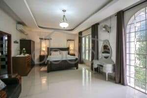 4 bedroom villa for rent Chroy Changvar