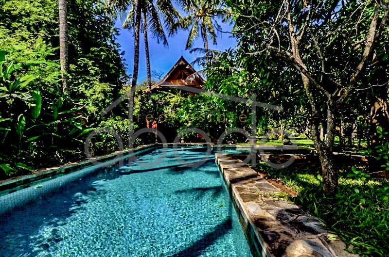 Beautiful authentic Khmer 3-bedroom villa set in lush gardens for rent Chroy Changvar