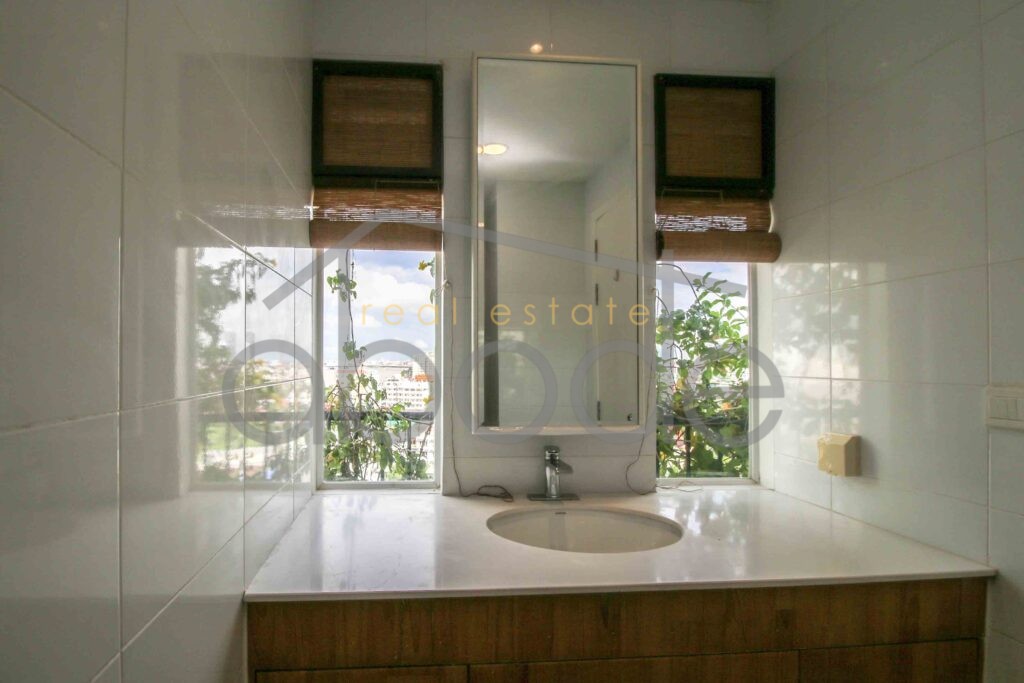 penthouse apartment for rent Chroy Changvar Phnom Penh