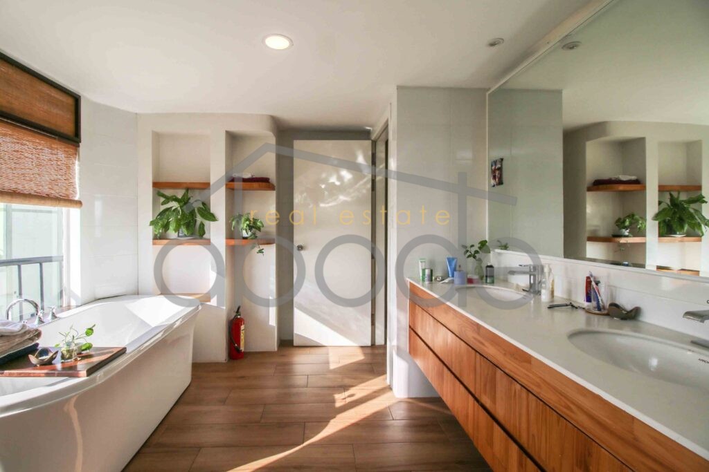 penthouse apartment for rent Chroy Changvar Phnom Penh