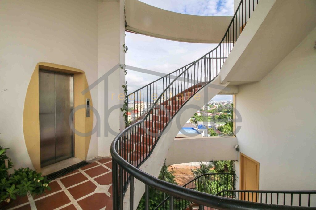 penthouse apartment for rent Chroy Changvar Phnom Penh