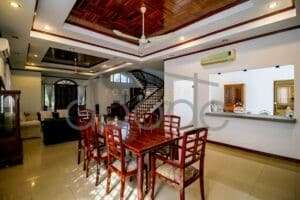 Tuol Kork villa swimming pool for rent
