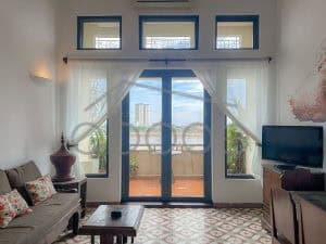2 bedroom duplex apartment colonial Riverside Daun Penh for rent