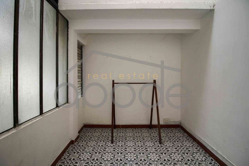 2 bedroom colonial apartment for sale Daun Penh