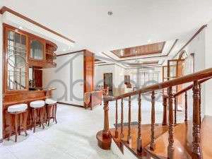 7 bedroom villa for rent swimming pool Toul Kork