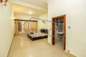 large villa swimming pool for rent Tonle Bassac
