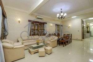 large villa swimming pool for rent Tonle Bassac
