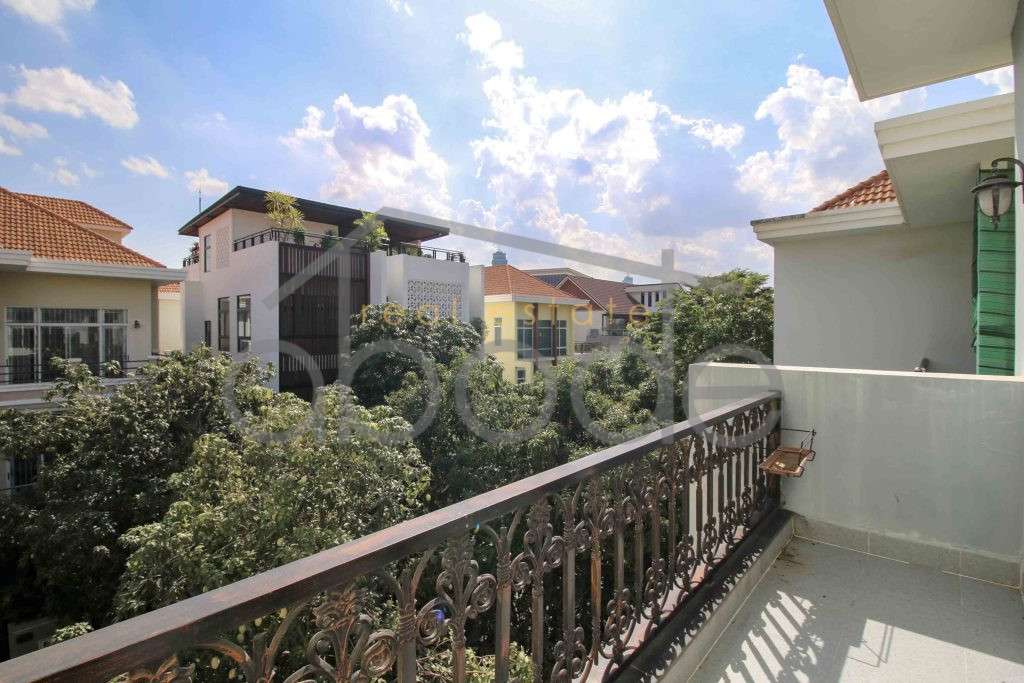 Luxury villa for rent Diamond Island