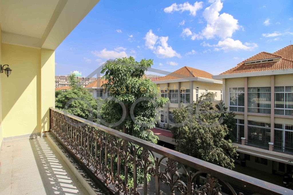 Luxury villa for rent Diamond Island