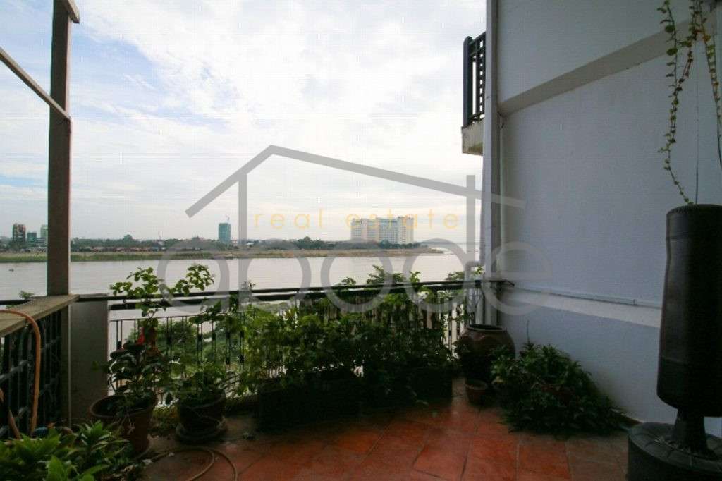 riverfront-apartment-for-sale-daun-penh