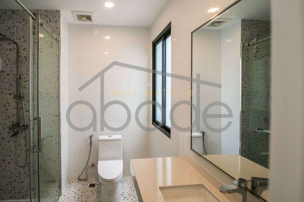 1 bedroom second floor apartment for rent BKK