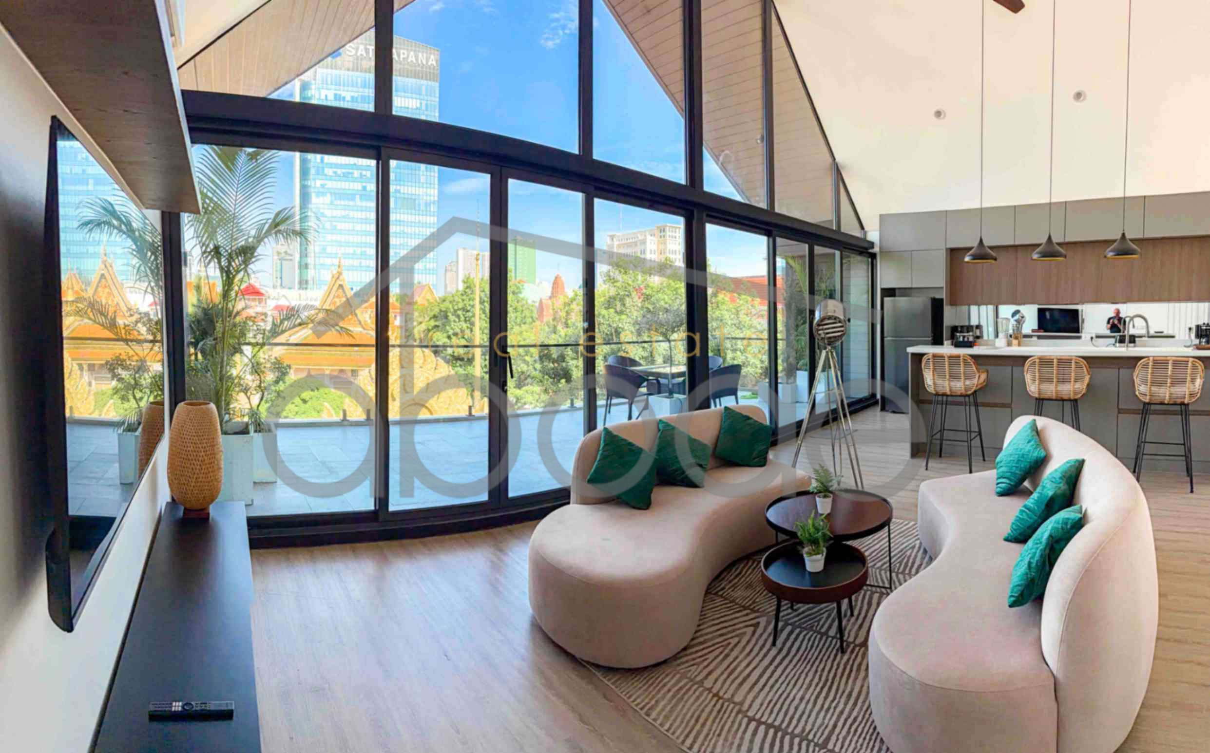 Spectacular cathedral-ceiling penthouse 3-bedroom apartment for rent in Riverside Daun Penh, central Phnom Penh
