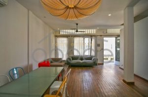 1 bedroom post colonial apartment for rent Riverside Daun Penh