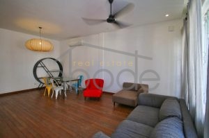 1 bedroom post colonial apartment for rent Riverside Daun Penh
