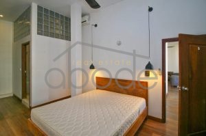 1 bedroom post colonial apartment for rent Riverside Daun Penh