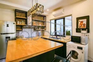 3 bedroom renovated flathouse for rent BKK1