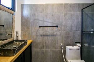 3 bedroom renovated flathouse for rent BKK1