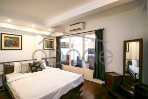 Colonial riverfront apartment for rent