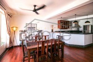 Colonial riverfront apartment for rent
