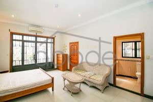 Duplex villa house for rent Royal Palace central Phnom Penh