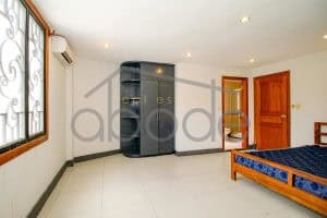 Duplex villa house for rent Royal Palace central Phnom Penh