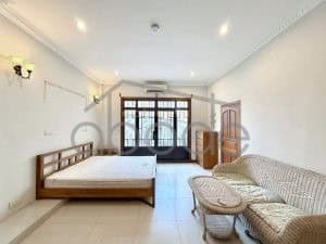 Duplex villa house for rent Royal Palace central Phnom Penh