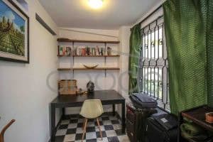 Riverside renovated flathouse for rent