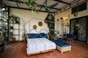 Riverside renovated flathouse for rent