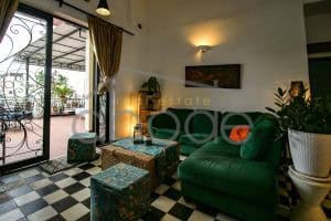 Riverside renovated flathouse for rent