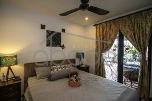 Riverside renovated flathouse for rent