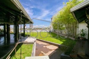 Colonial penthouse apartment for rent Riverside Daun Penh