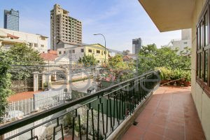 3 bedroom renovated flathouse for rent Daun Penh DP5A1