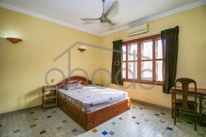 3 bedroom renovated flathouse for rent Daun Penh DP5A1