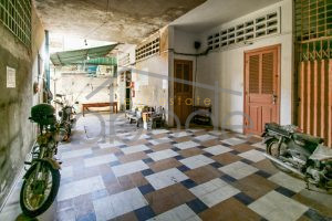 3 bedroom renovated flathouse for rent Daun Penh DP5A1