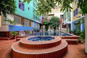 colonial style apartment for rent Daun Penh near BKK 1 central Phnom Penh