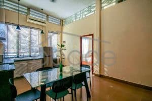 renovated flathouse Wat Phnom for sale daun penh